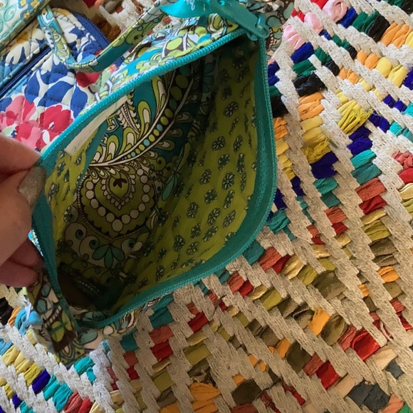 VERA BRADLEY LOT - Picture 4 of 11